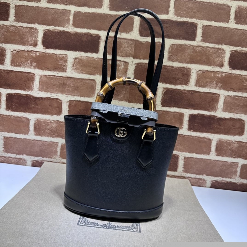 G*u*i bucket bags